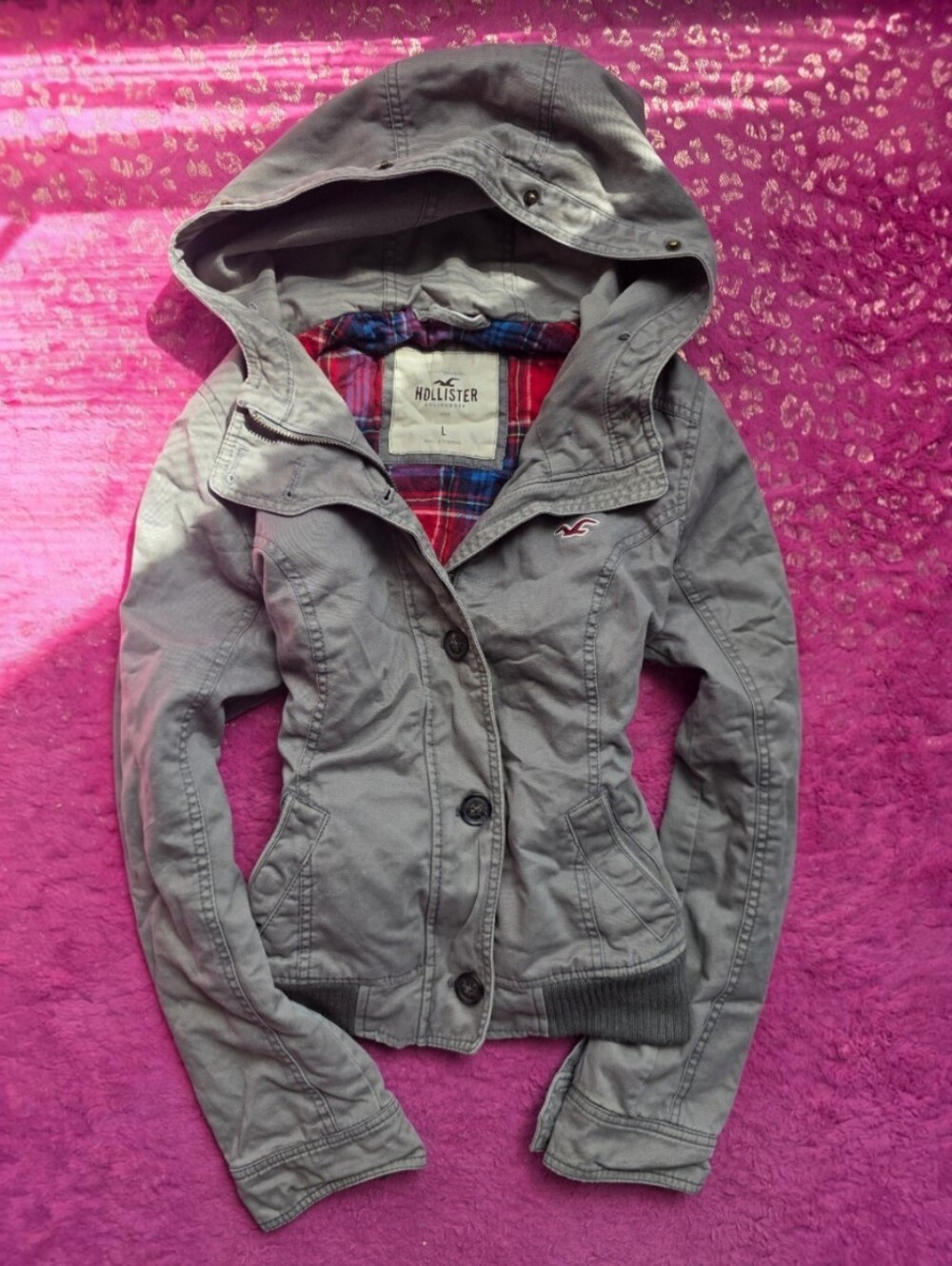 2000s Hollister bella swan grey jacket with hood and plaid lining Size Large